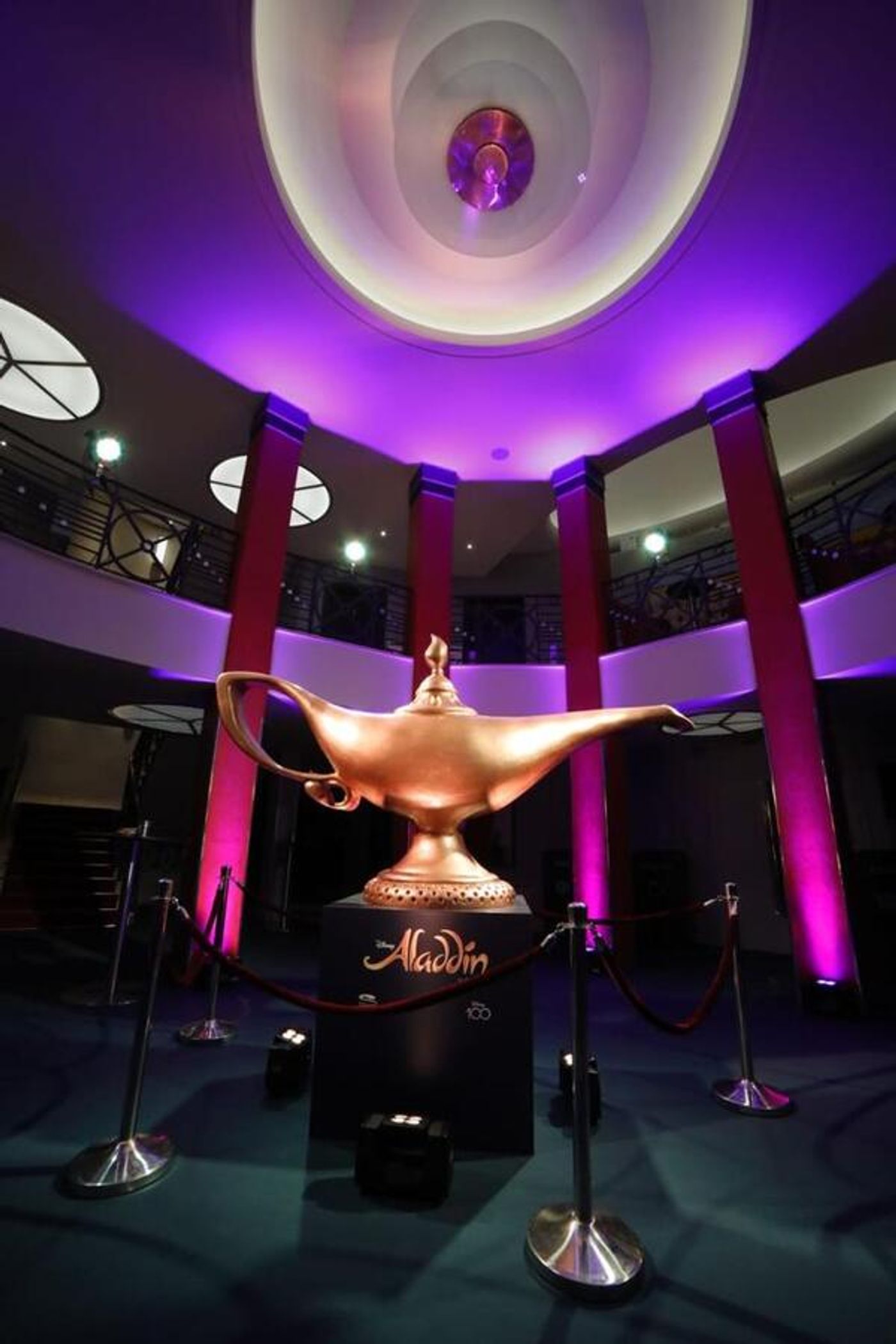 Photos: Noche de estreno de ALADDIN en el Coliseum de Madrid Photos: Noche de estreno de ALADDIN en el Coliseum de Madrid Image