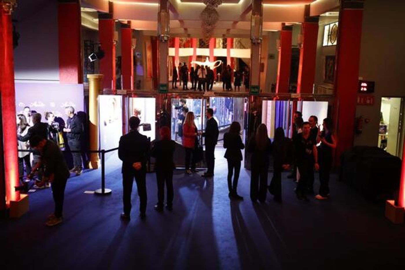 Photos: Noche de estreno de ALADDIN en el Coliseum de Madrid Photos: Noche de estreno de ALADDIN en el Coliseum de Madrid Image