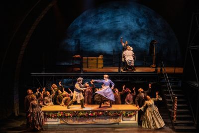 Gaten Matarazzo, Annaleigh Ashford and cast Photo