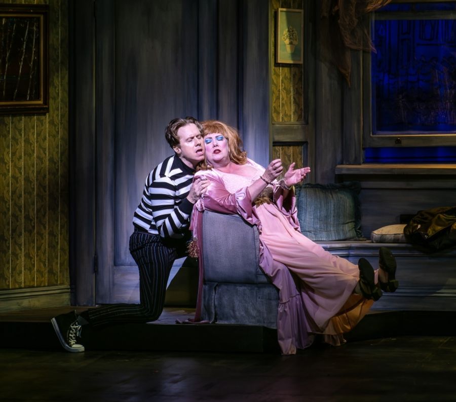 Review: DID YOU SEE WHAT WALTER PAISLEY DID TODAY? Scares Up Tons of Laughs in La Mirada Image
