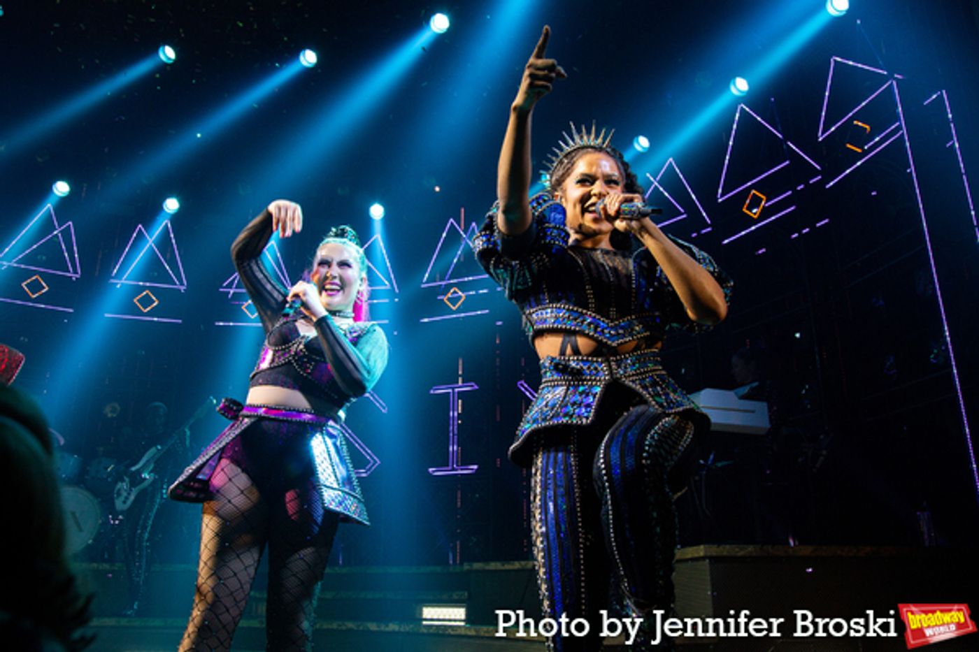 Photos: SIX Celebrates 600 Performances on Broadway  Image