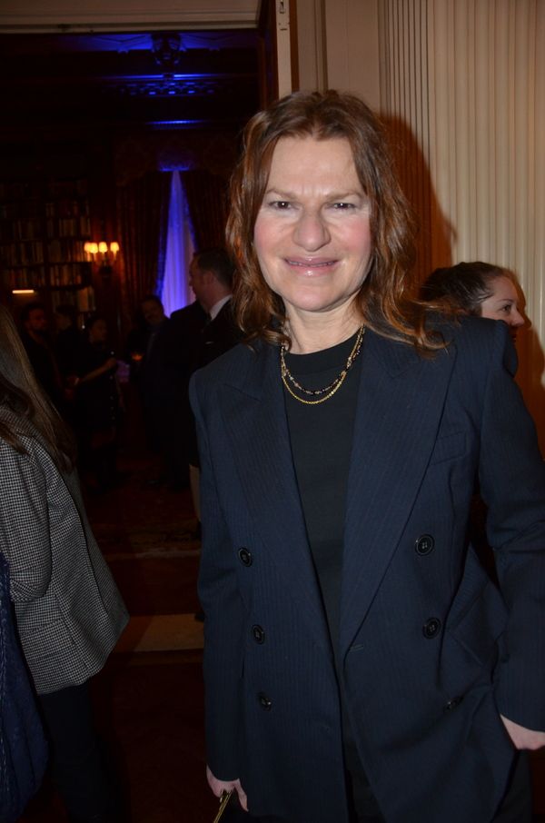 Sandra Bernhard Photo