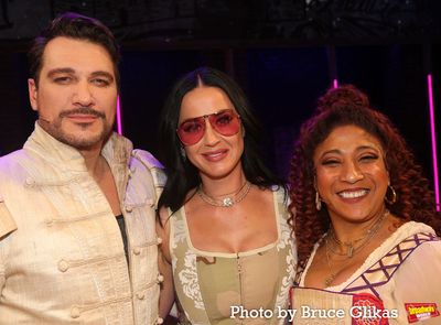 Paulo Szot, Katy Perry and Melanie La Barrie Photo