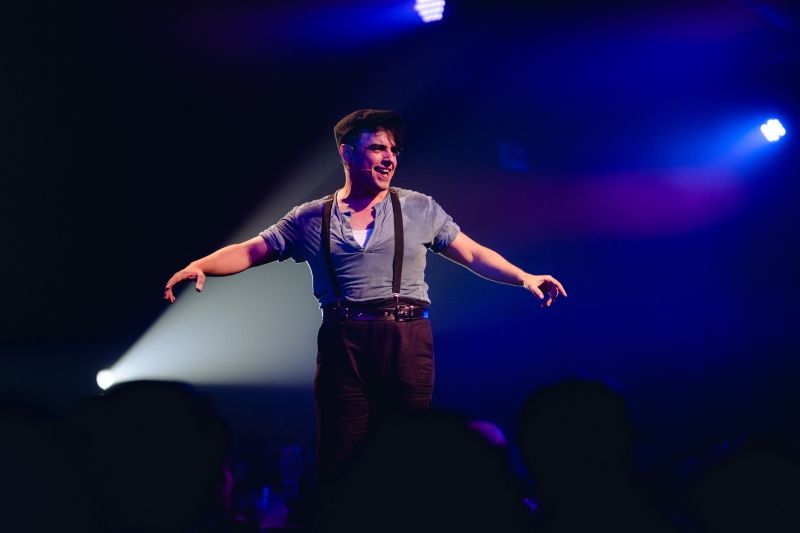 In an Immersive Venue, BONNIE & CLYDE - the 'Most Wanted Couple' of Broadway, Opens in Brazil  Image