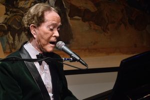 Steve Ross @ BroadwayWorld Steve Ross Photo