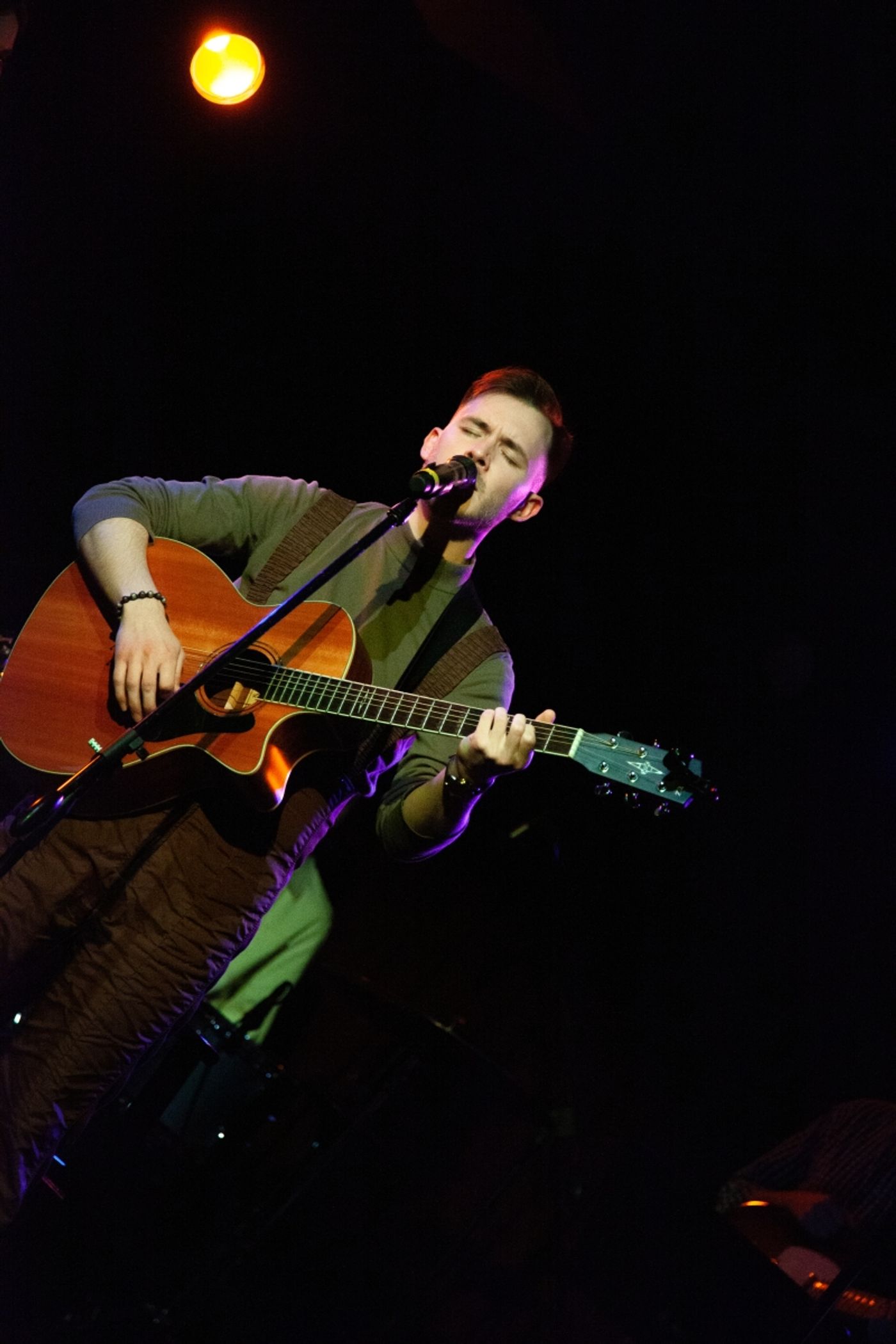 Review: With A SEASONAL PLAYLIST at The Green Room 42, Singer-Songwriter Ryan Dunn Arrives On The Scene  Image