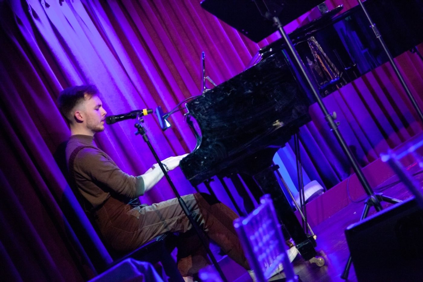 Review: With A SEASONAL PLAYLIST at The Green Room 42, Singer-Songwriter Ryan Dunn Arrives On The Scene  Image