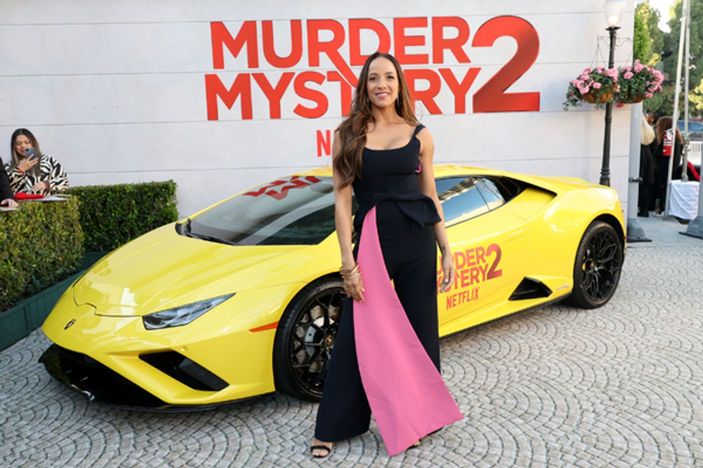 Photos: Jennifer Aniston, Adam Sandler & More Attend MURDER MYSTERY 2 Premiere  Image