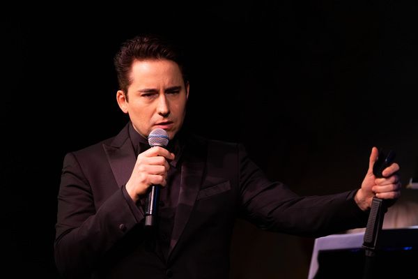Review: JOHN LLOYD YOUNG Celebrates Our Shared History at Café Carlyle  Image