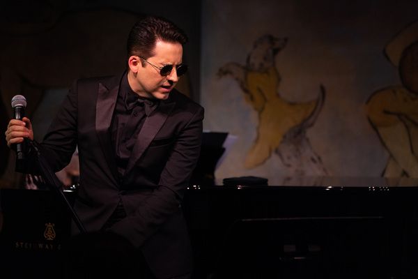 Review: JOHN LLOYD YOUNG Celebrates Our Shared History at Café Carlyle  Image