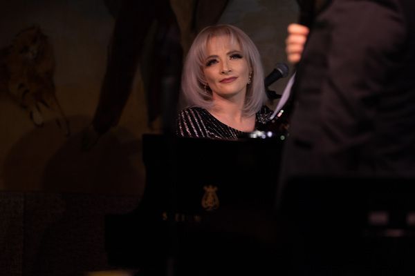 Review: JOHN LLOYD YOUNG Celebrates Our Shared History at Café Carlyle  Image