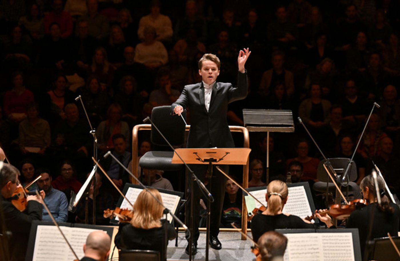 Photos: First Look at BBC Symphony Orchestra and Ian McEwan at Barbican Hall  Image