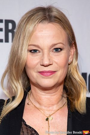 Samantha Mathis Photo