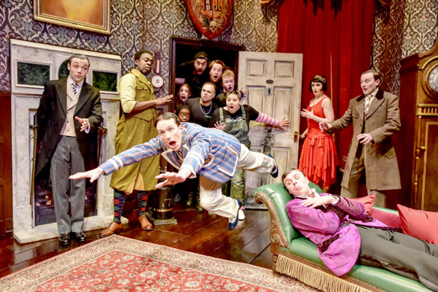 Photos: Check Out Photos of the New Cast of THE PLAY THAT GOES WRONG in London  Image
