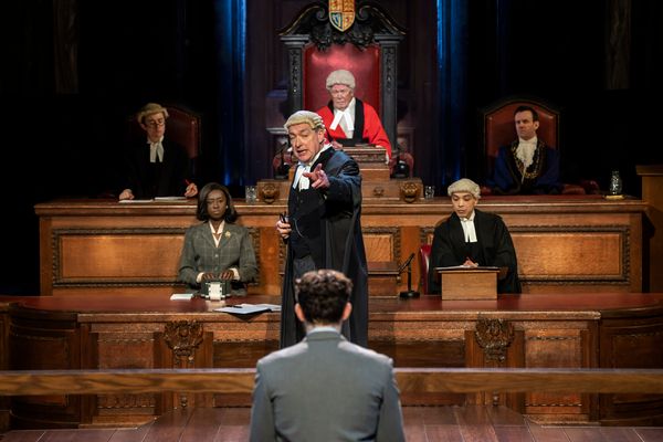 Photos: First Look at the Ninth Cast of WITNESS FOR THE PROSECUTION — photo 10 of 14
