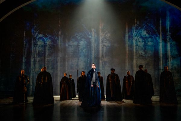 Photos: See New Images of Phillipa Soo, Jordan Donica, Andrew Burnap & More in CAMELOT — photo 1 of 9