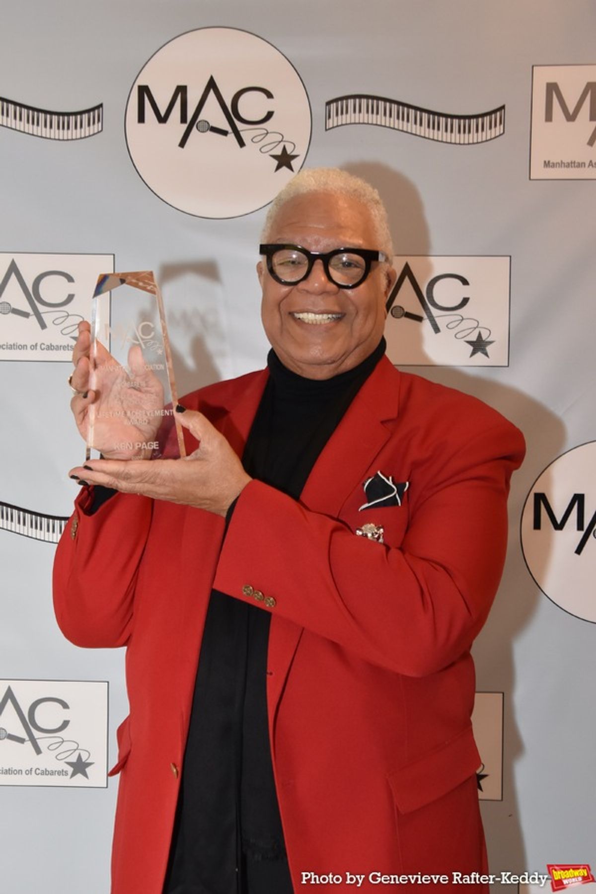 Ken Page with the Lifetime Achievement Award at 