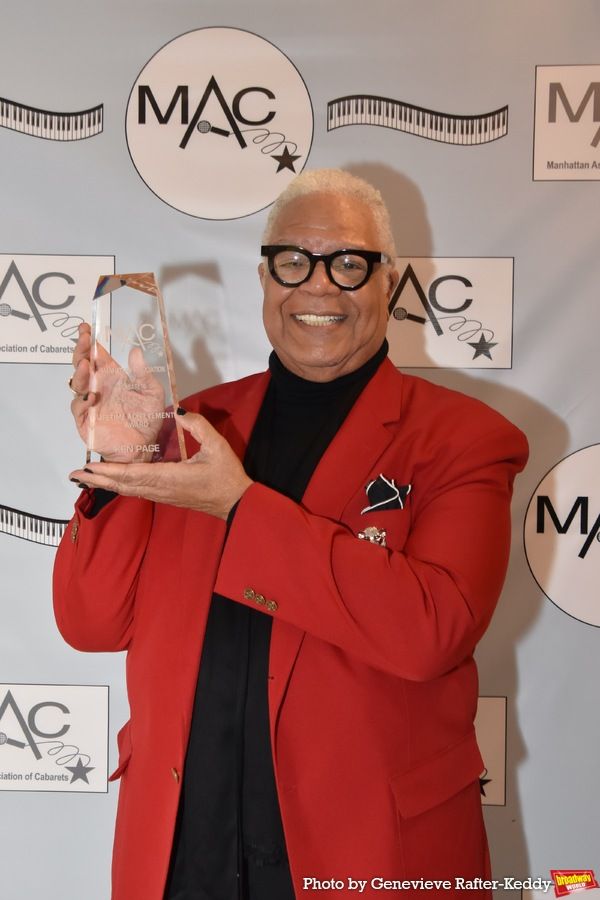 Ken Page with the Lifetime Achievement Award Photo