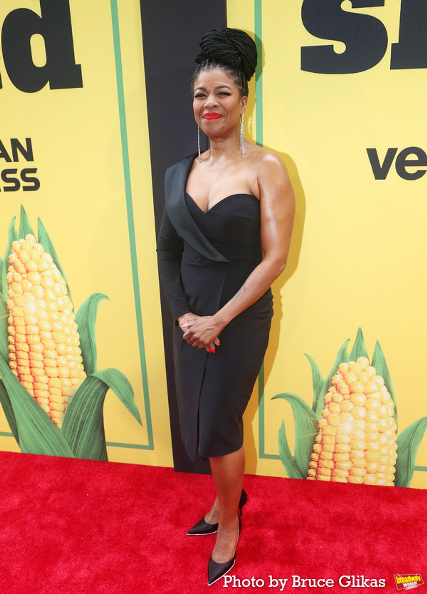 Photos: The Cast Arrives on the Red Carpet at Opening Night of SHUCKED Photos: The Cast Arrives on the Red Carpet at Opening Night of SHUCKED Image