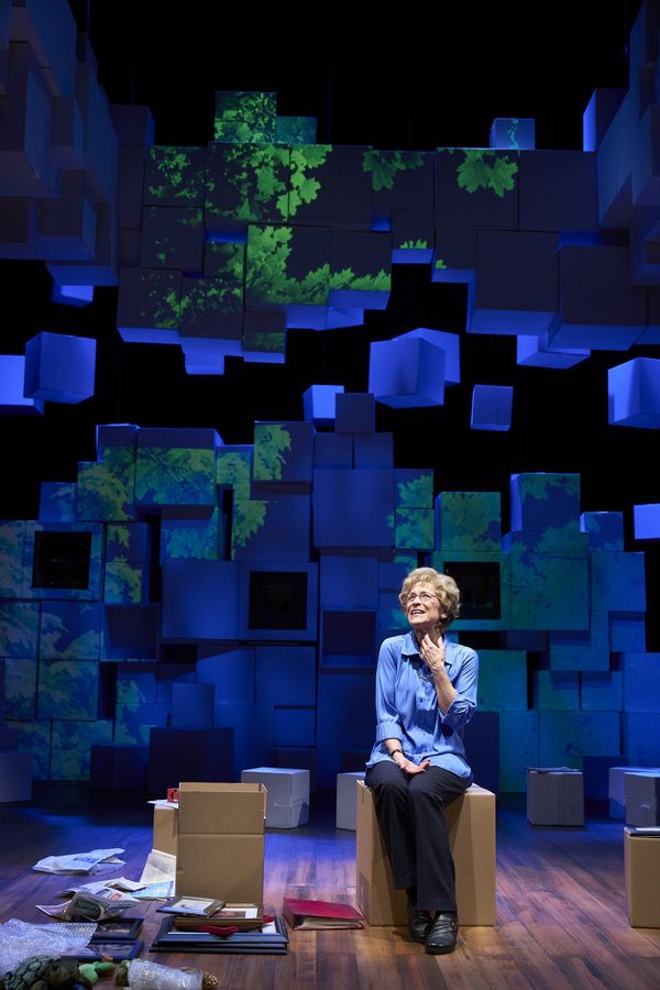 Naomi Jacobson Photo