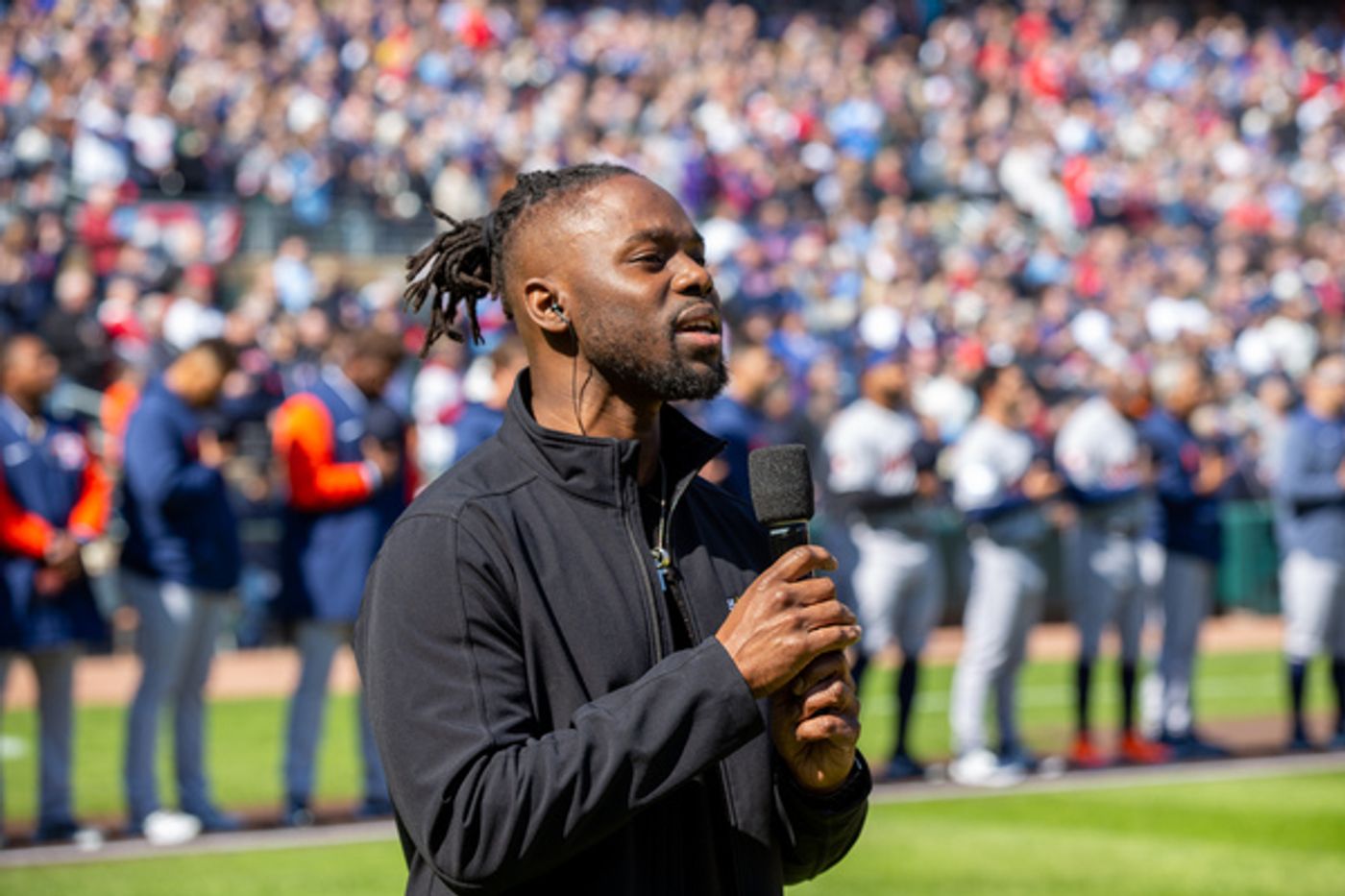 Photos: HAMILTON Star D. Jerome Sings Sings The National Anthem at Minnesota Twins' Home Opener  Image