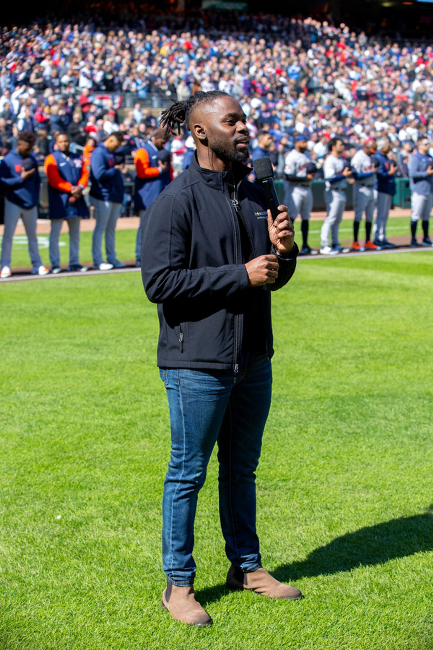 Photos: HAMILTON Star D. Jerome Sings Sings The National Anthem at Minnesota Twins' Home Opener  Image