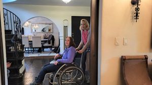 Dawn Grabowski and Meredith Thomas  Photo