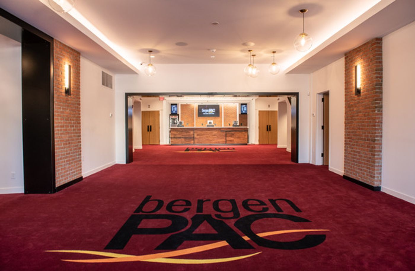 Photos/Video: Jay Leno Celebrates Reopening of Bergen PAC with Historic Drive and Ribbon Cutting  Image