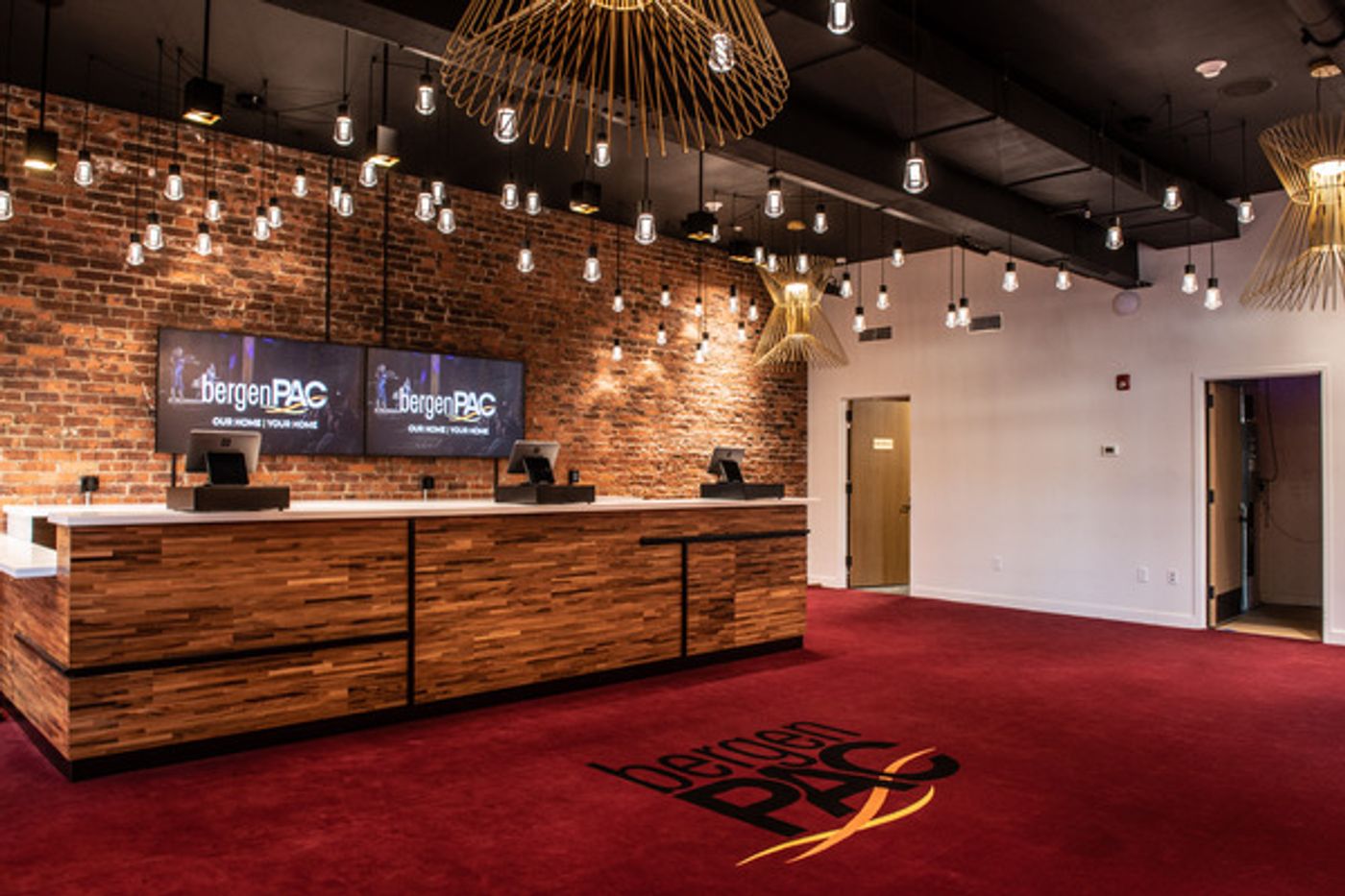 Photos/Video: Jay Leno Celebrates Reopening of Bergen PAC with Historic Drive and Ribbon Cutting  Image