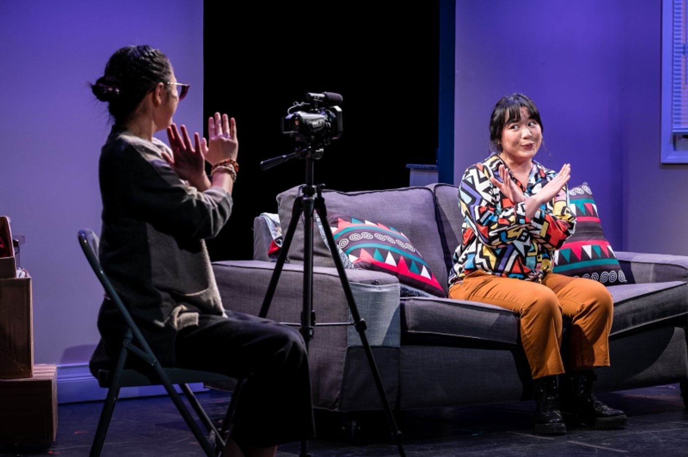 Review: AGAIN at Theater Mu  Image