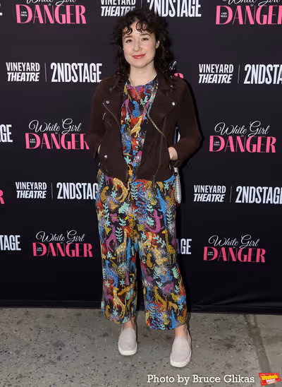 Sarah Steele Photo