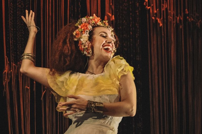 Seen by More than 500,000 People, Show DEIXA CLAREAR Celebrates Brazilian Singer Clara Nunes  Image