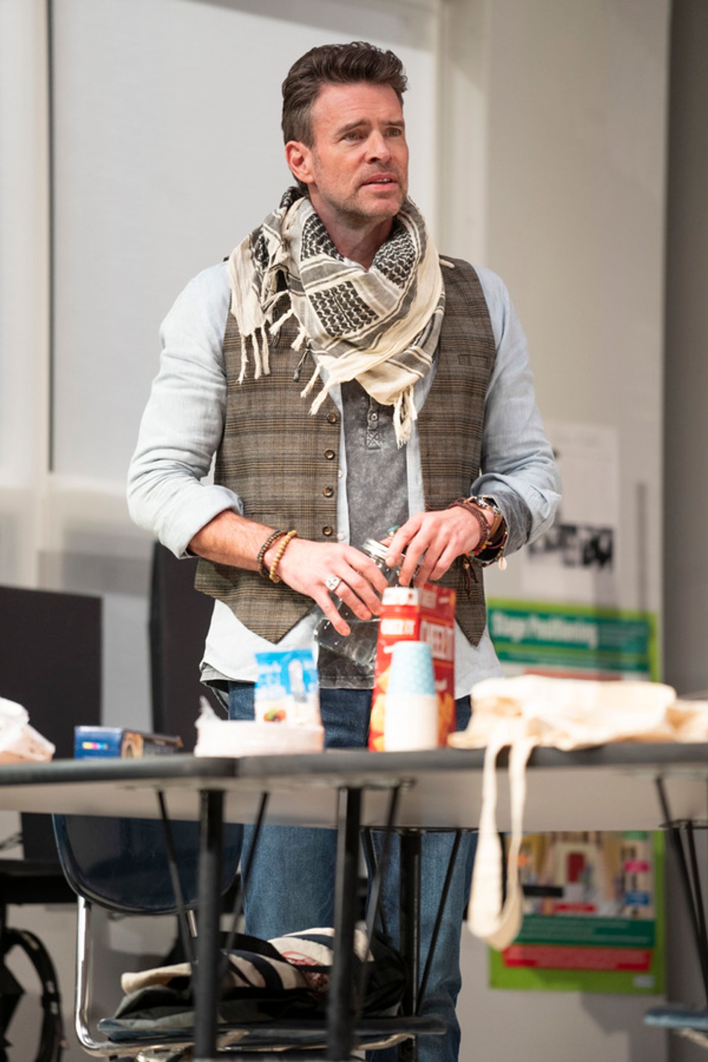 Photos: First Look at D'Arcy Carden, Katie Finneran, Scott Foley & Chris Sullivan in THE THANKSGIVING PLAY  Image