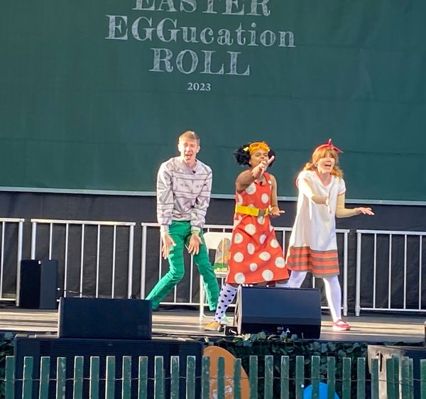 Photos: TheaterWorksUSA Performs at The White House Easter Egg Roll Photos: TheaterWorksUSA Performs at The White House Easter Egg Roll Image