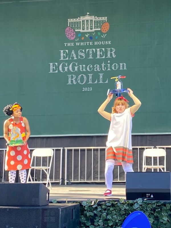 Photos: TheaterWorksUSA Performs at The White House Easter Egg Roll Photos: TheaterWorksUSA Performs at The White House Easter Egg Roll Image