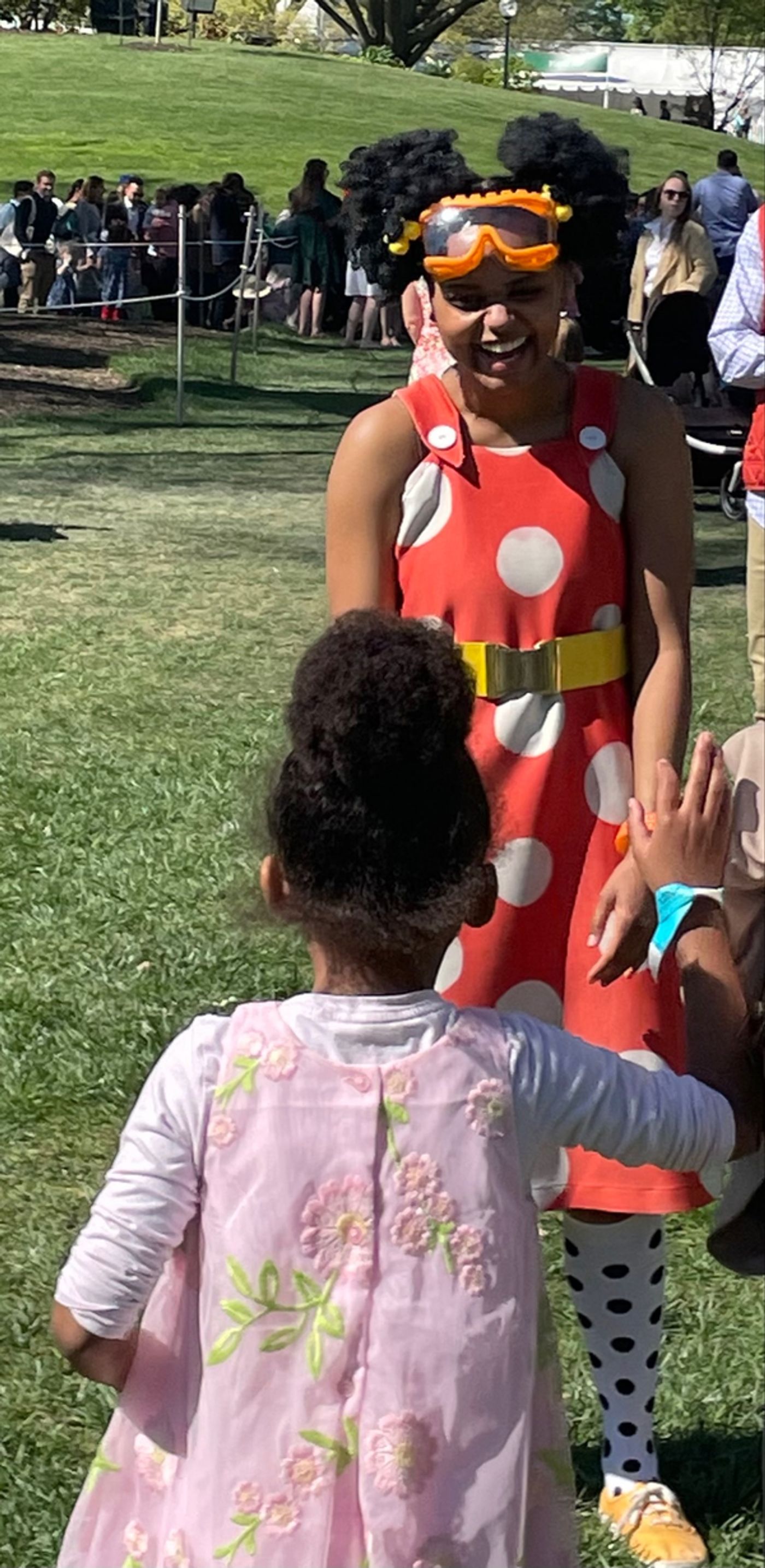 Photos: TheaterWorksUSA Performs at The White House Easter Egg Roll Photos: TheaterWorksUSA Performs at The White House Easter Egg Roll Image