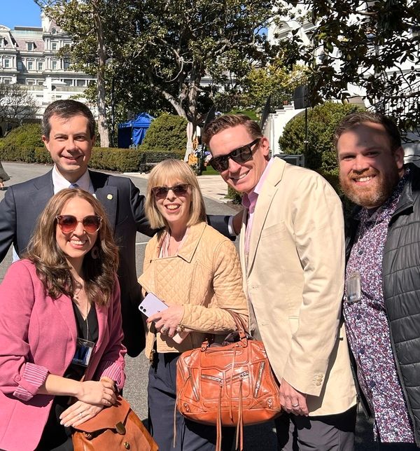 Photos: TheaterWorksUSA Performs at The White House Easter Egg Roll Photos: TheaterWorksUSA Performs at The White House Easter Egg Roll Image