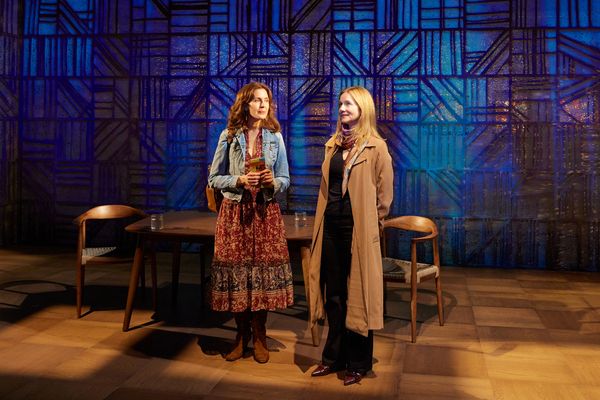 Jessica Hecht and Laura Linney Photo