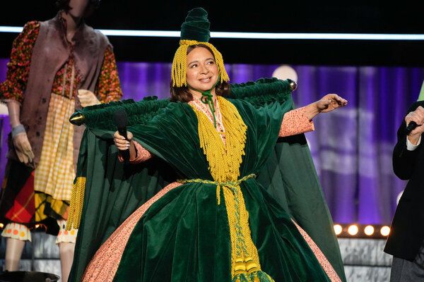 Photos: Inside Carol Burnett's NBC Special With Julie Andrews, Bernadette Peters & More — photo 14 of 29