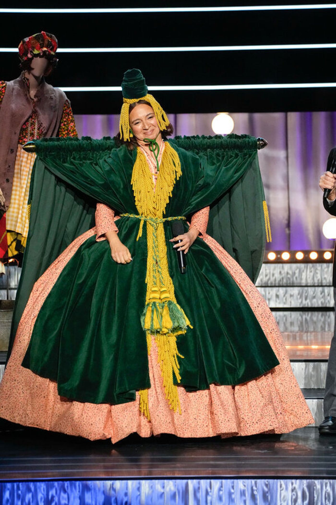Photos: Inside Carol Burnett's NBC Special With Julie Andrews, Bernadette Peters & More  Image