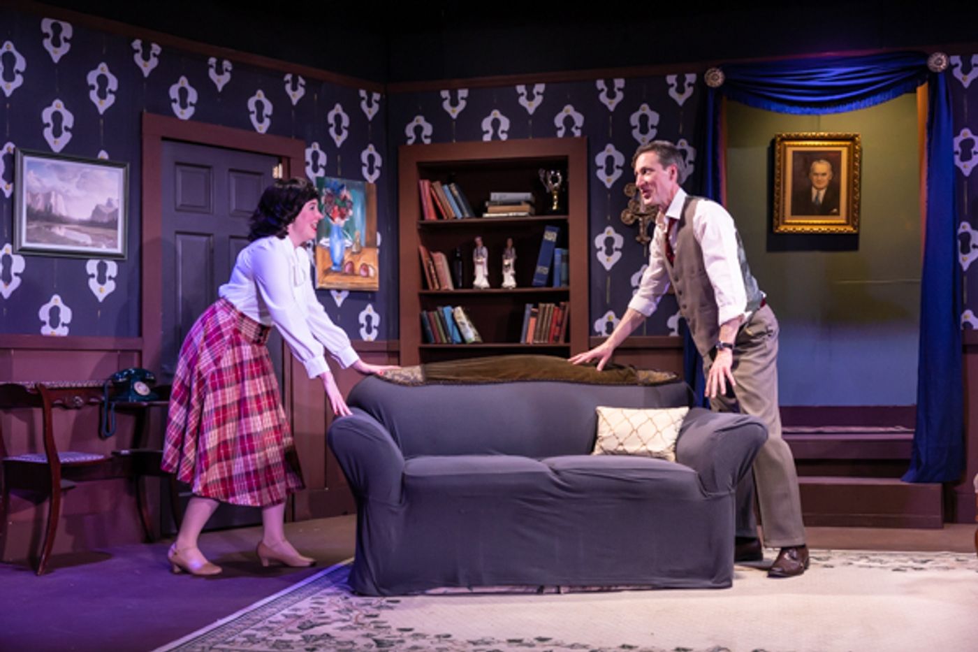 Photos: First Look At The Alcove Dinner Theatre and Bruce Jacklin & Company's LIE, CHEAT & GENUFLECT Photos: First Look At The Alcove Dinner Theatre and Bruce Jacklin & Company's LIE, CHEAT & GENUFLECT Image