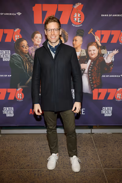 Barrett Foa  Photo