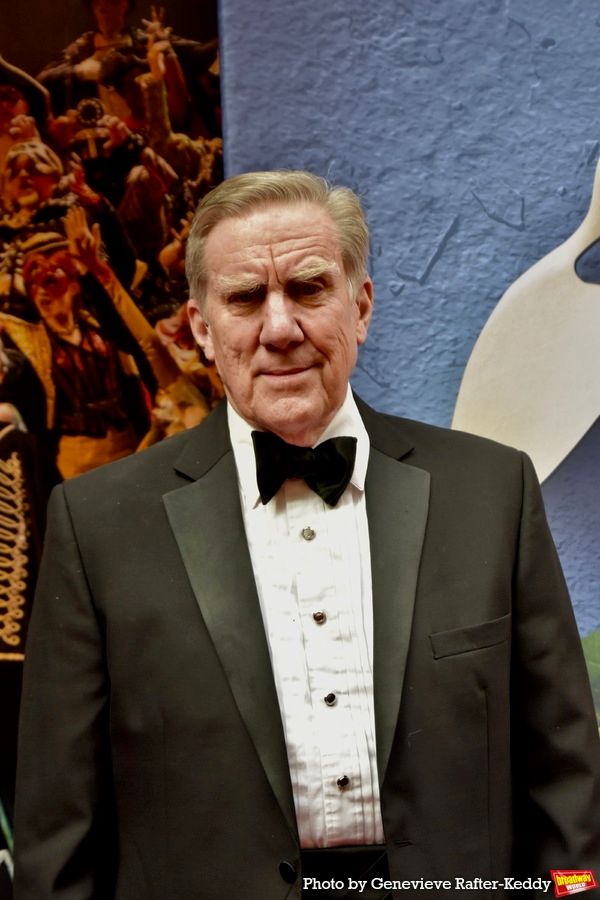 Photos: The Stars Arrive at Closing Night of THE PHANTOM OF THE OPERA — photo 57 of 68