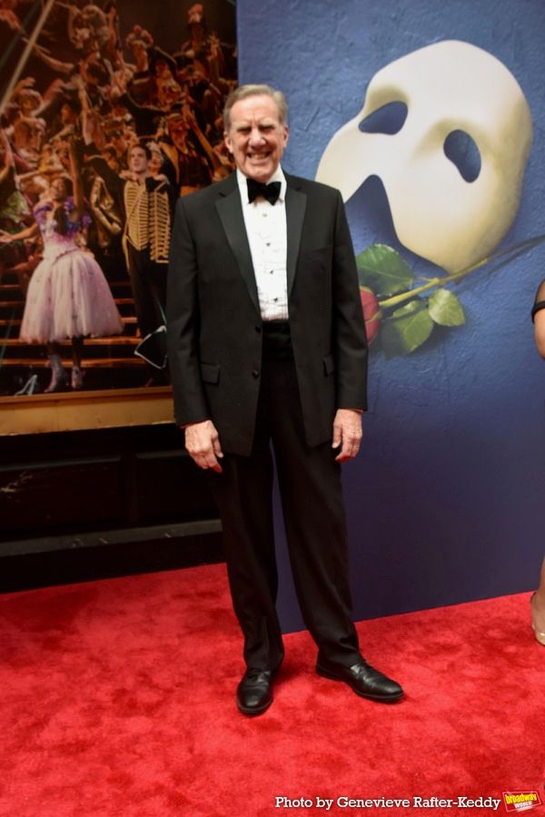 Photos: The Stars Arrive at Closing Night of THE PHANTOM OF THE OPERA — photo 58 of 68