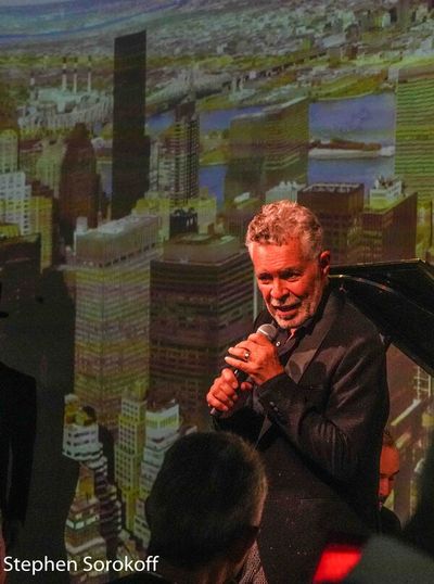 Clint holmes Photo