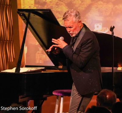 Clint Holmes Photo