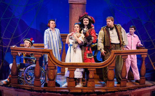 Ellie Morris (Lucy), Jonathan Sayer (Dennis), Charlie Russell (Sandra), Henry Shields Photo