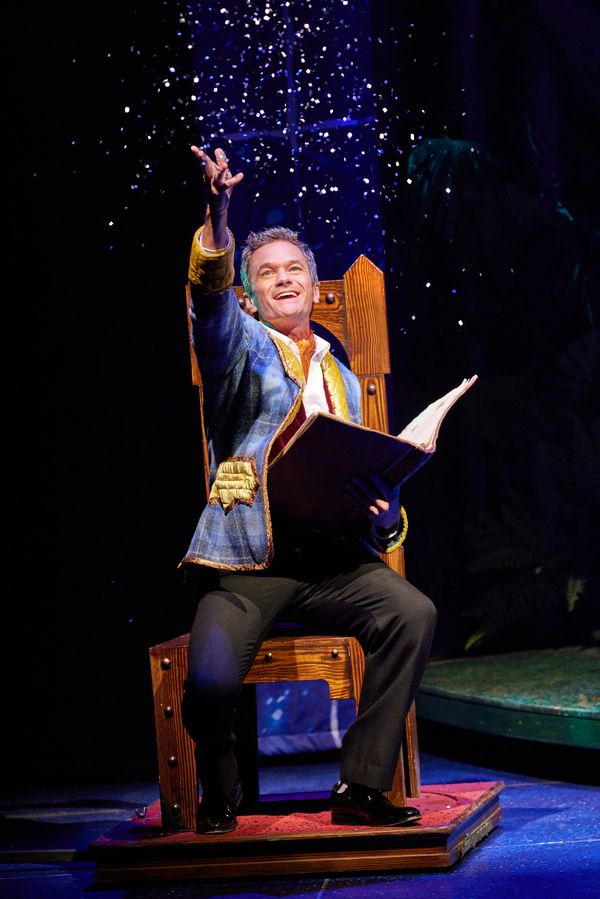 Photos: First Look at PETER PAN GOES WRONG, Featuring Neil Patrick Harris — photo 2 of 11