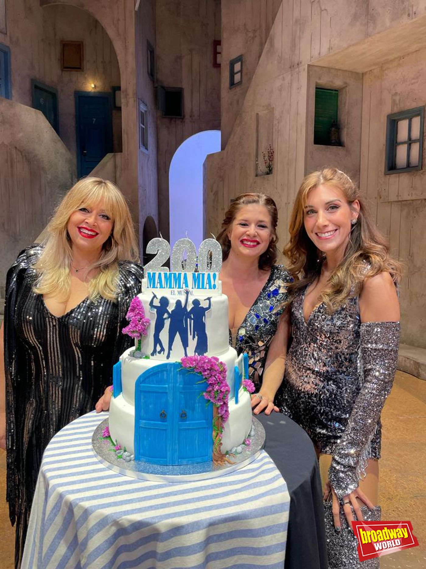 MAMMA MIA! celebra 200 funciones en el Teatro Rialto  Image
