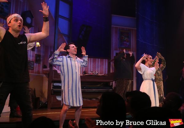 Chris Leask, Jonathan Sayer, Charlie Russell and Cast Photo